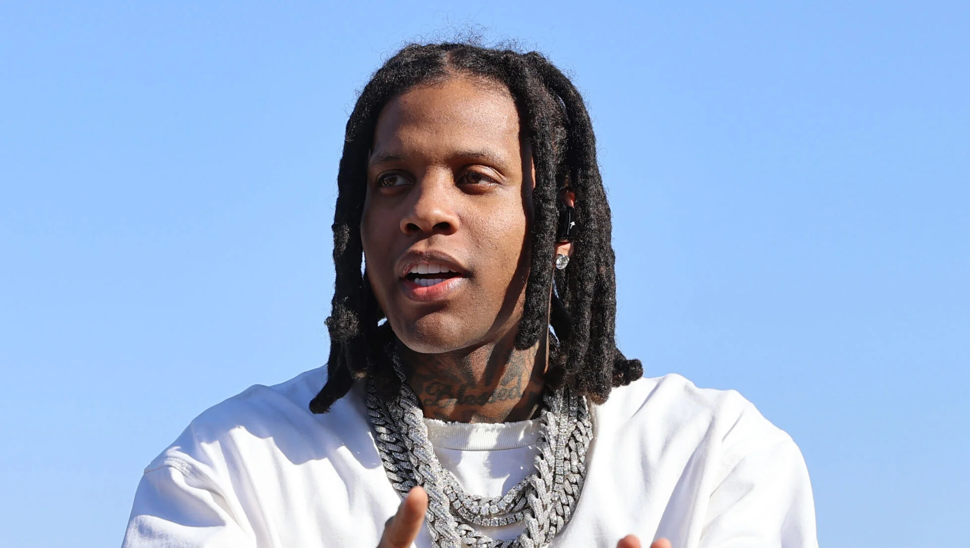 Lil Durk Gifts Homeless Man Hotel Room, Money, And Phone After Viral Video Of Him Supporting ‘All My Life’